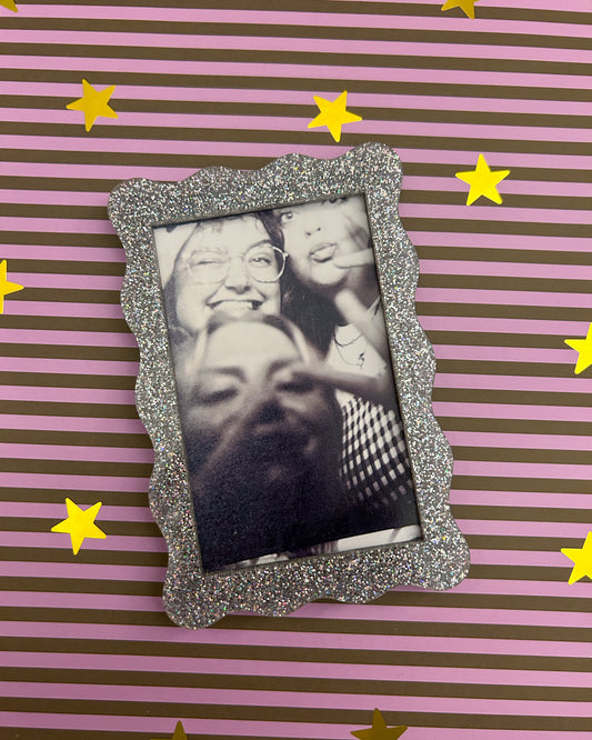 Wavy Photo Frame Magnet Decoration