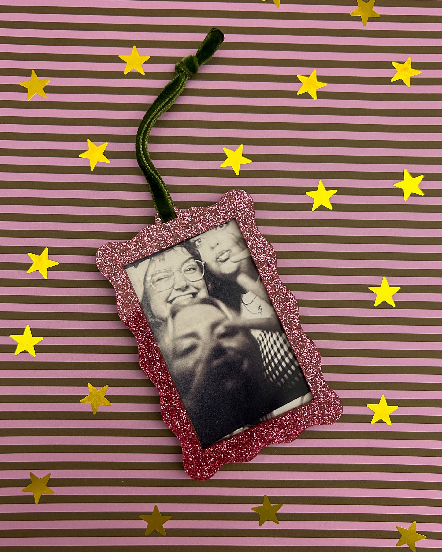 Wavy Photo Frame Hanging Decoration